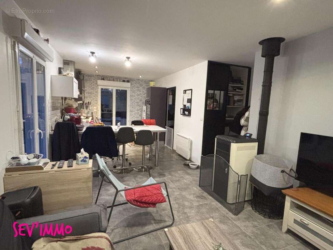 Maison à SAINT-SYLVESTRE-PRAGOULIN