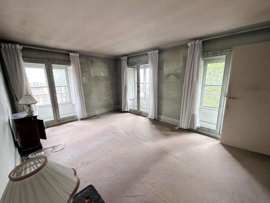 Appartement à VERSAILLES