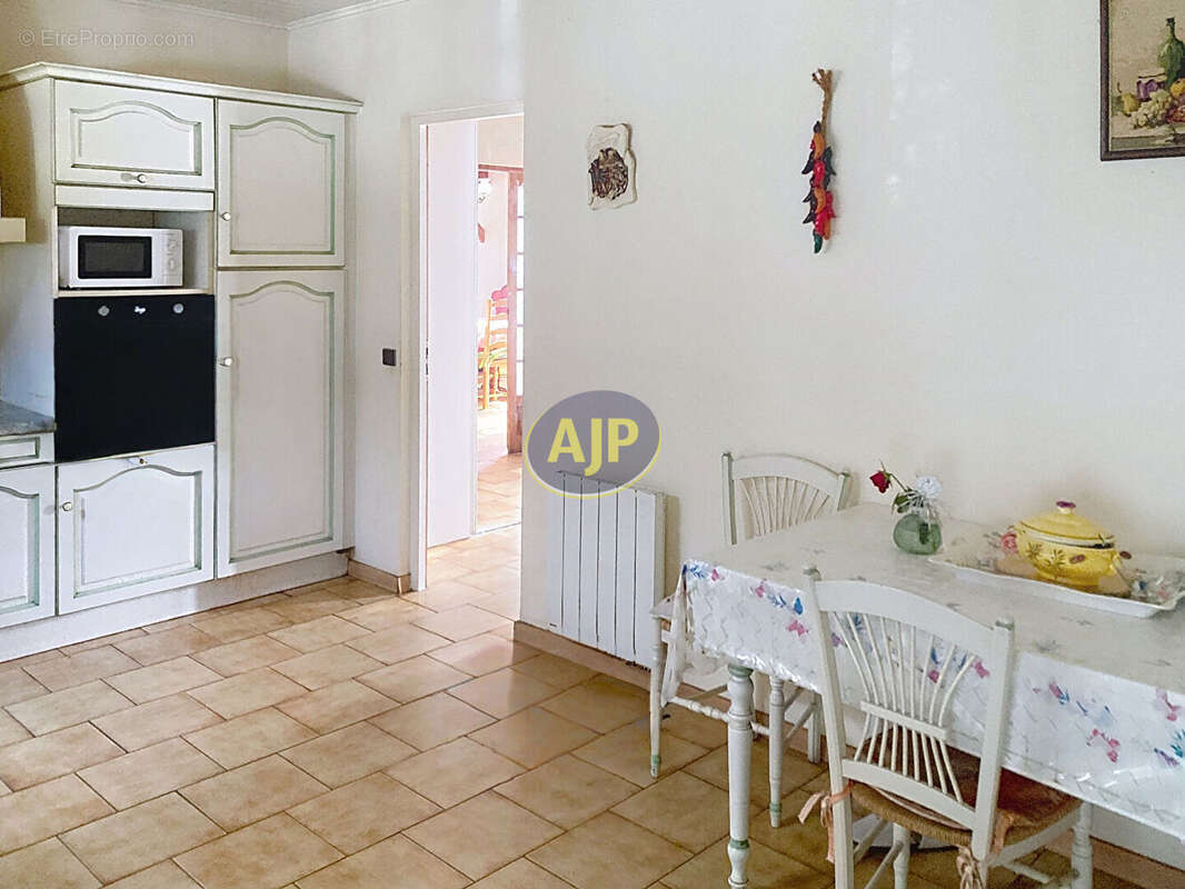 Maison à GRAYAN-ET-L'HOPITAL