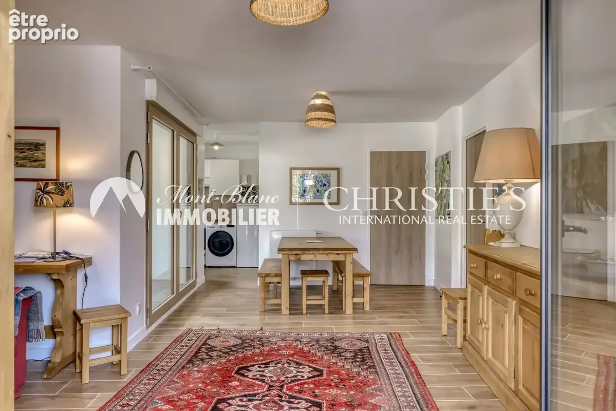 APPARTEMENT - centre village - photo 2