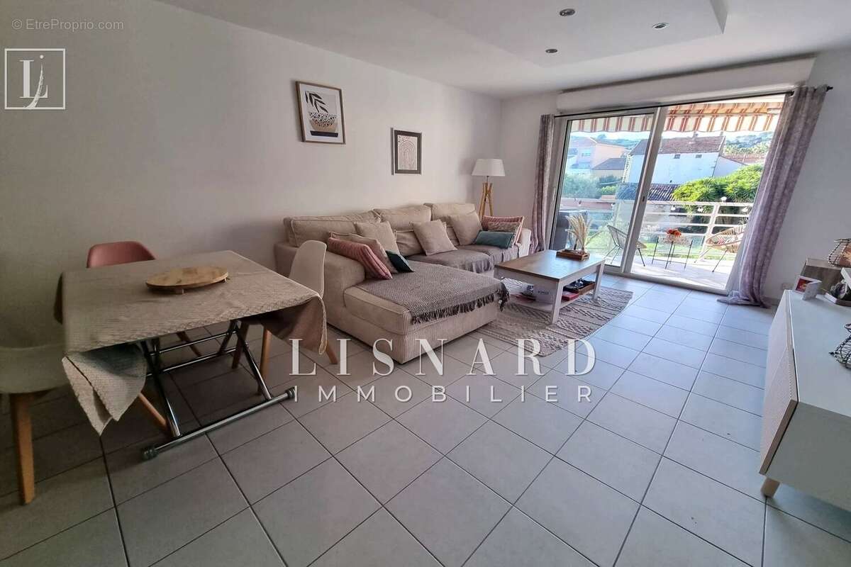 Appartement à VALLAURIS