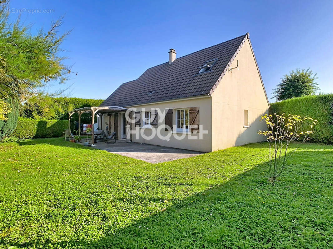 Maison à PEROY-LES-GOMBRIES