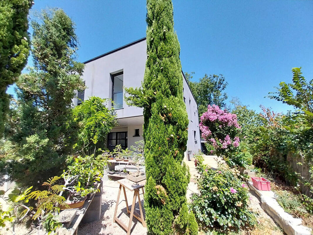 Maison à MONTAMISE