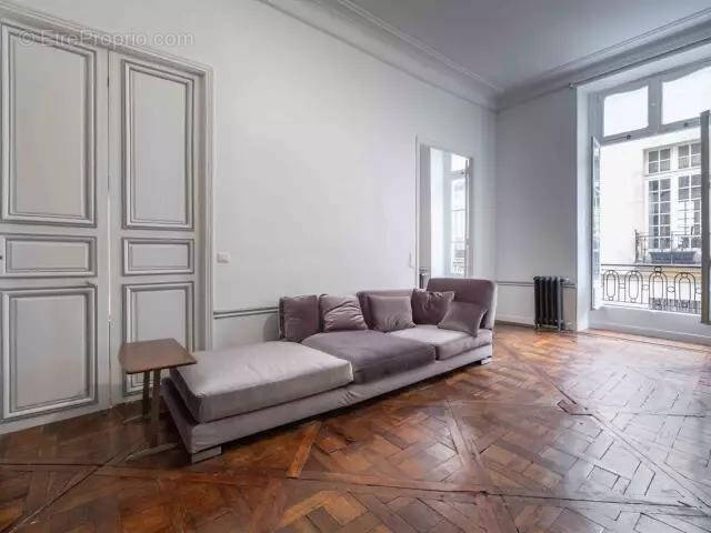 Appartement à PARIS-4E