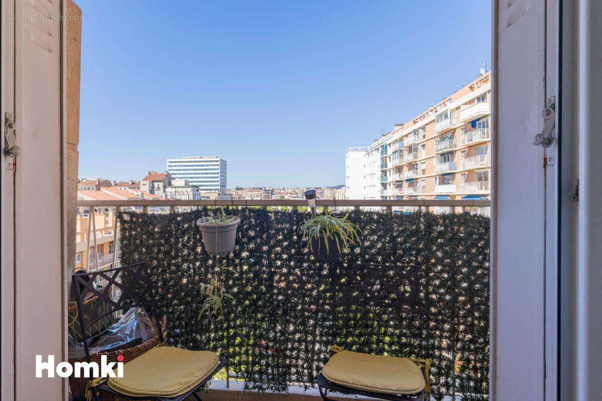 Appartement à MARSEILLE-5E