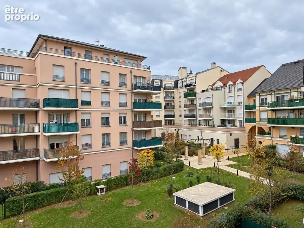 Photo Appartement à Le Blanc-Mesnil au prix de 238 000€