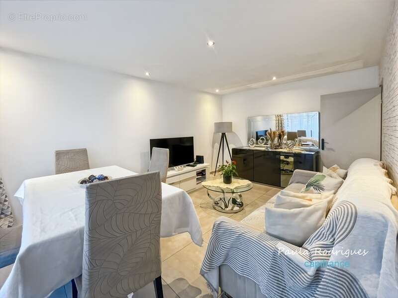 Appartement à LES CLAYES-SOUS-BOIS