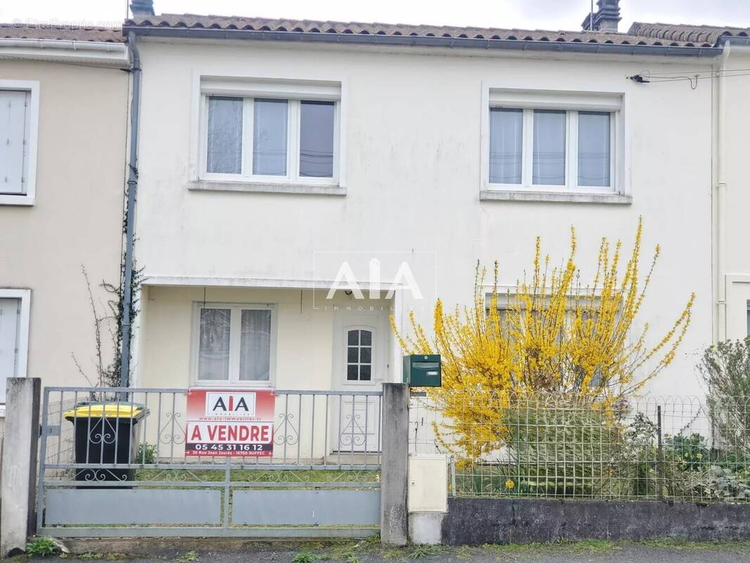 Maison à RUFFEC