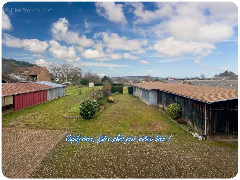 Ensemble immobilier comprenant  2 maisons de village sur terrain de 2285 m² - photo 15
