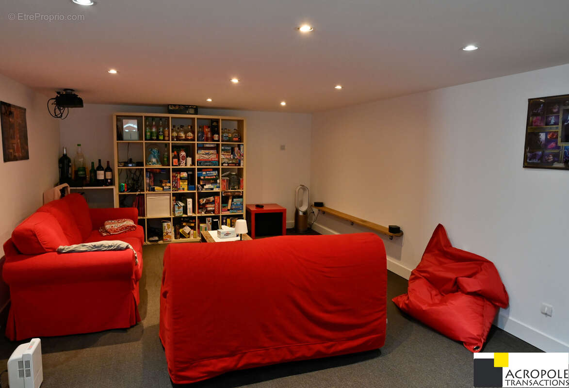 Appartement à SAINT-GENIS-LES-OLLIERES