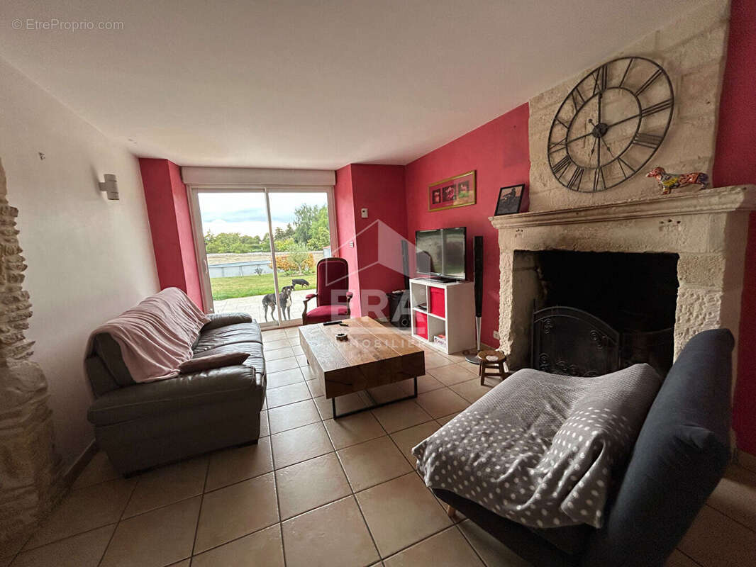 Maison à SAINT-PIERRE-SUR-DIVES