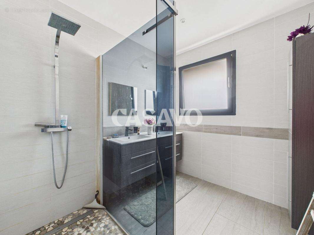 Maison à REVENTIN-VAUGRIS