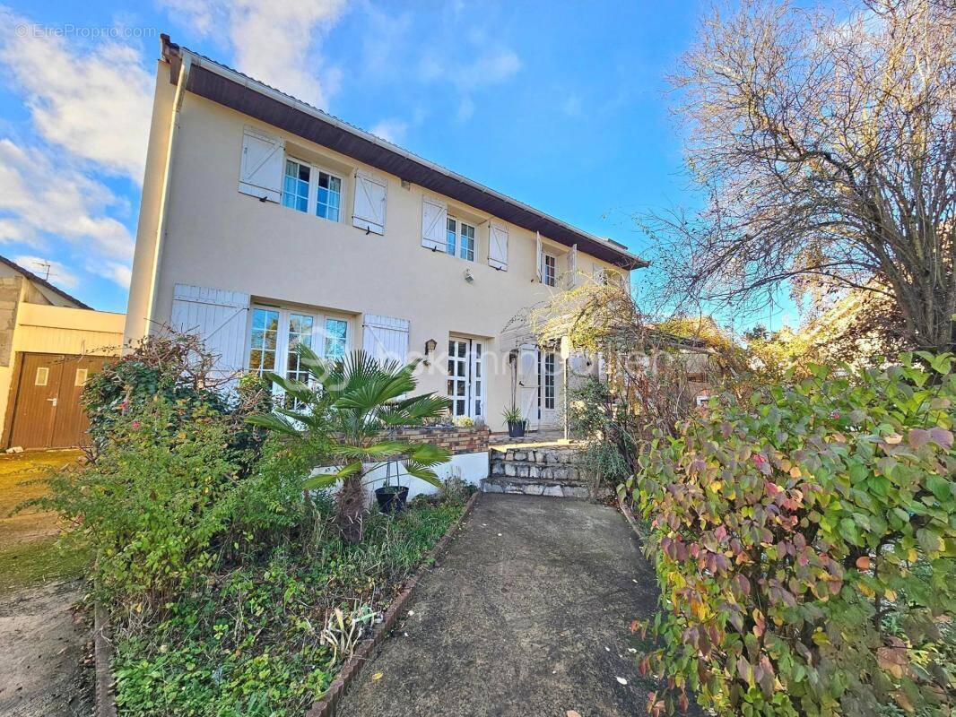 Maison à GOUSSAINVILLE