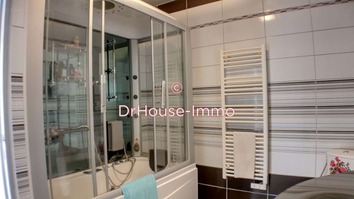 Maison à CONCHES-SUR-GONDOIRE