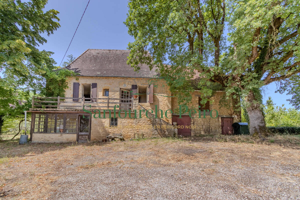Maison à BEYNAC-ET-CAZENAC
