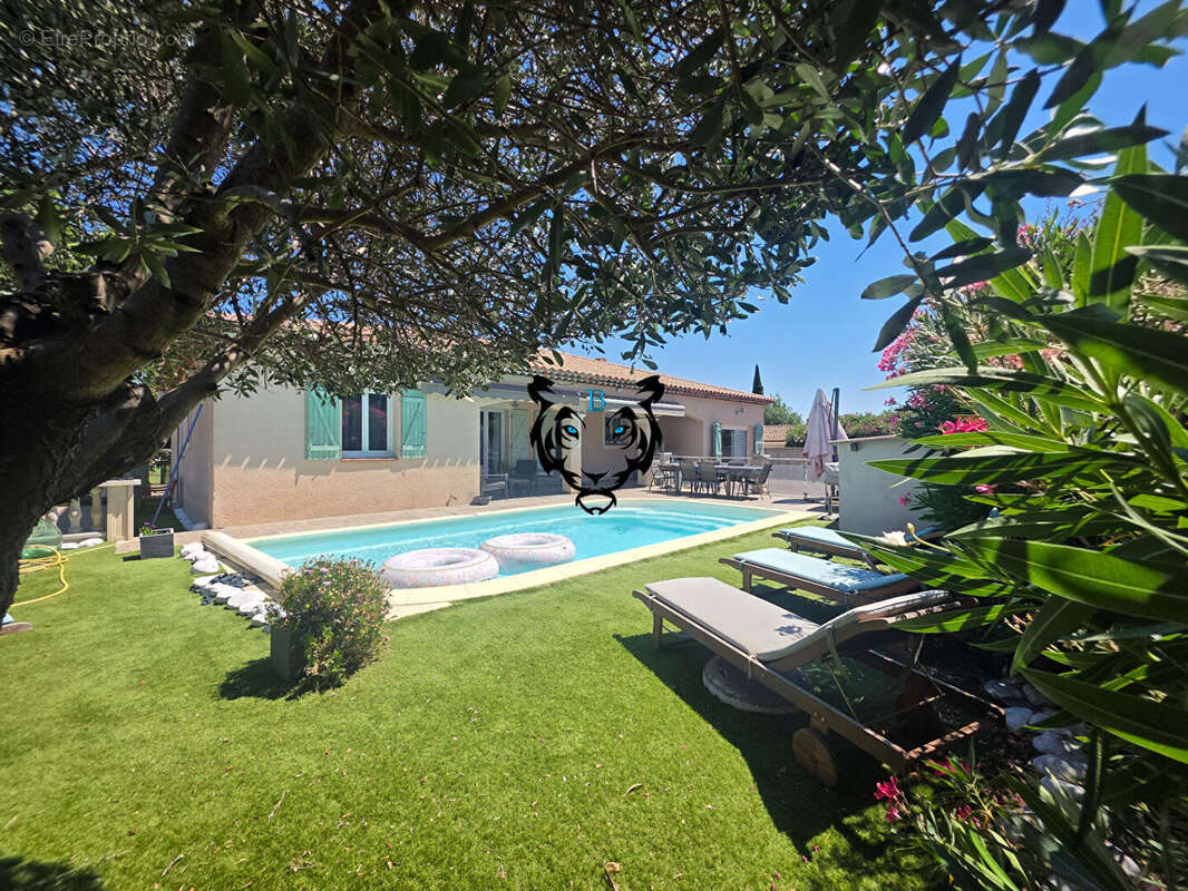 Maison à LE MUY