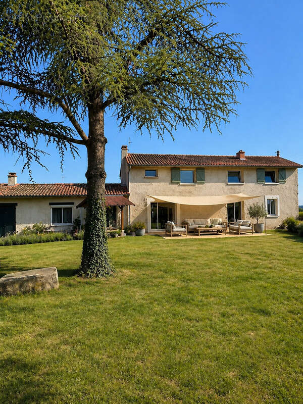 Maison à VEAUCHETTE