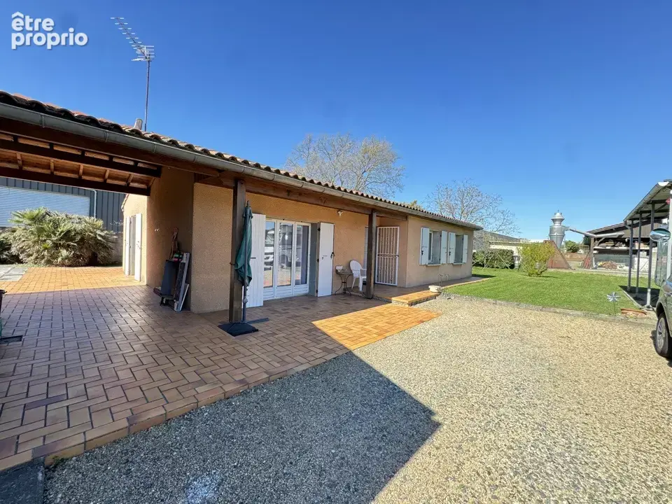 Ensemble immobilier composé d'une maison T4 -100 M2 et d'un local pro -93 M2 sur 1400 M2 de terrain - photo 4