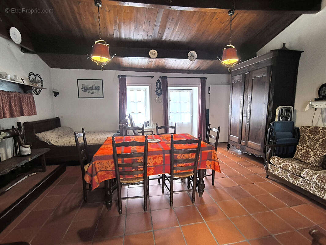 Maison à COMMEQUIERS