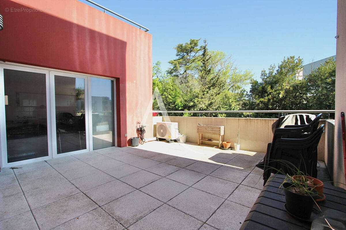 Appartement à LATTES