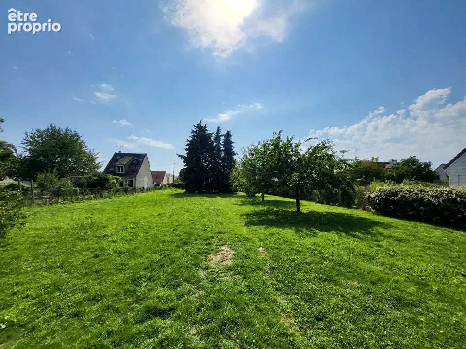 Photo Terrain à Saint-Fargeau-Ponthierry au prix de 165 000€