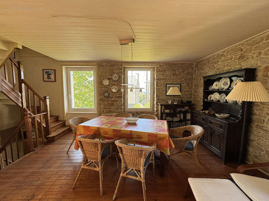 Maison en pierre du début des années 1900 - Vue mer - secteur très calme - photo 6