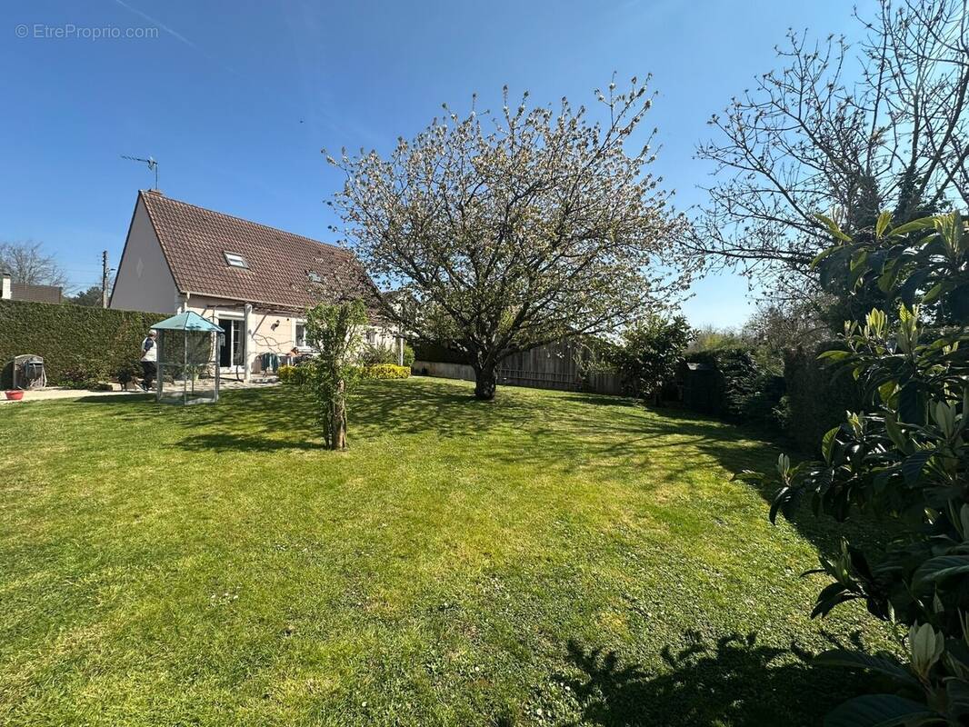 Maison à LIVRY-SUR-SEINE