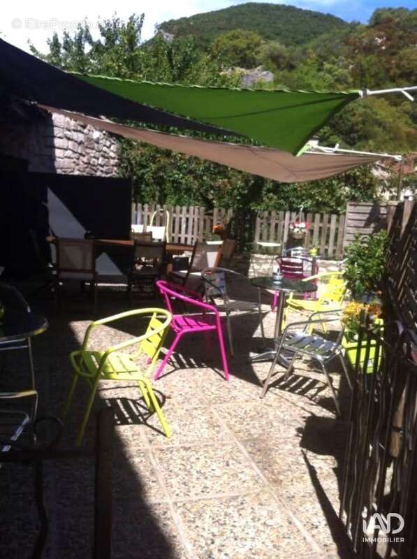 Photo 5 - Commerce à PONT-DE-BARRET