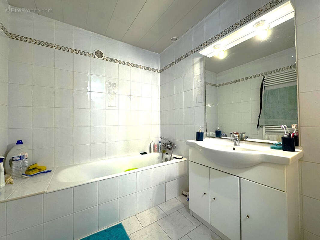 Maison à BAGNOLS-SUR-CEZE