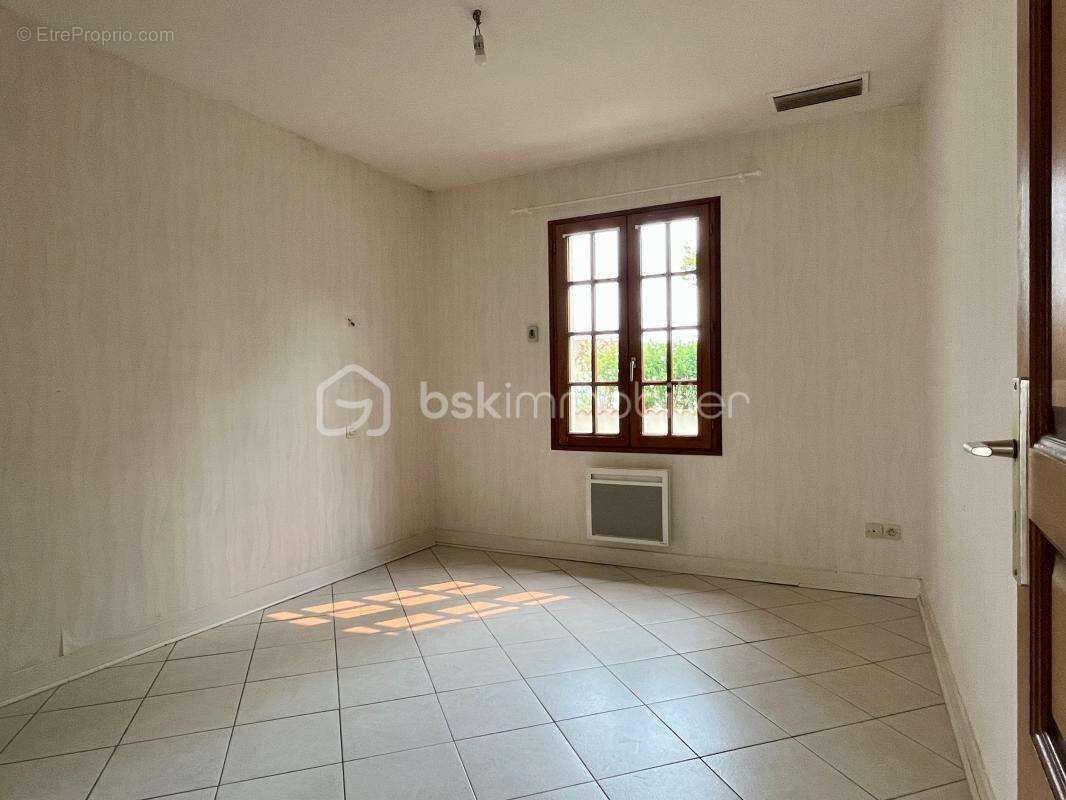SAUJON  -  maison plain-pied 98 m2 sur terrain clos 514 m2 - photo 10