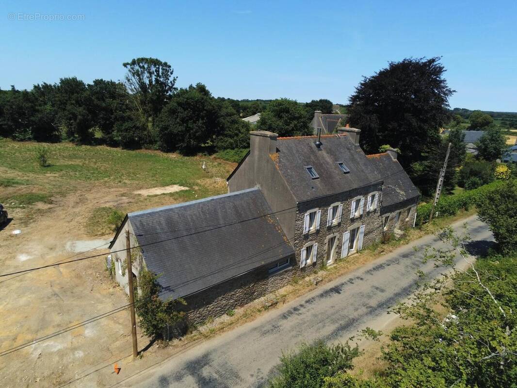 Photo 1 - Maison à SAINT-THEGONNEC