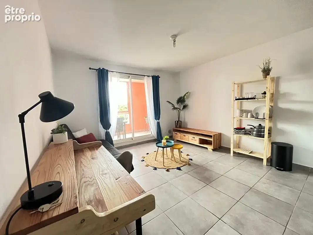 A VENDRE- Sainte-Clotilde - Studio meublé proche FAC - photo 1