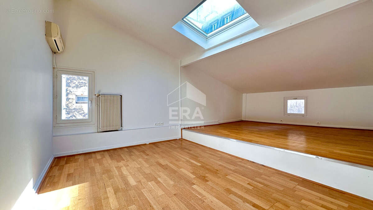 Appartement à PARIS-10E