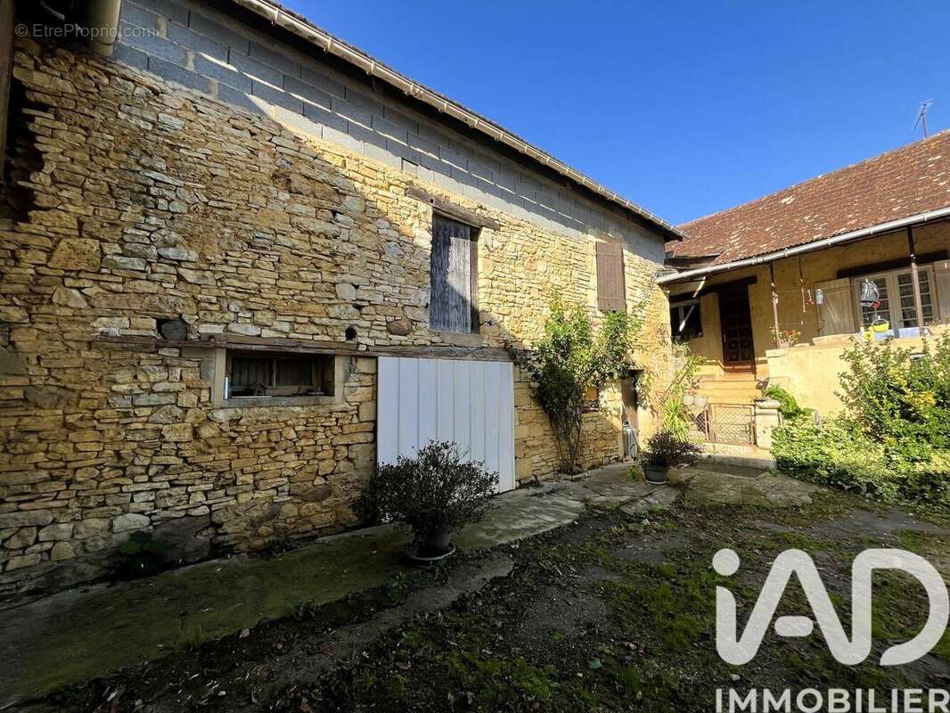 Maison 134 m² à Saint-Martial-De-Nabirat  - photo 4