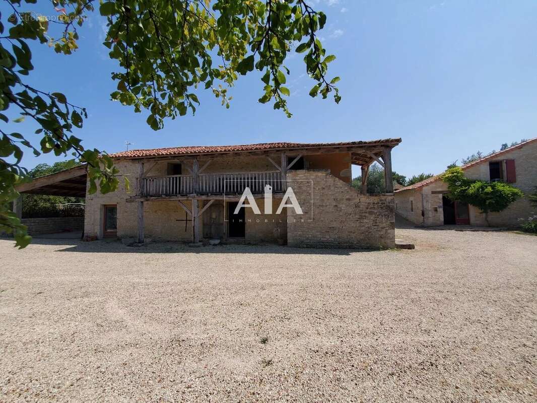 Maison à LIZANT