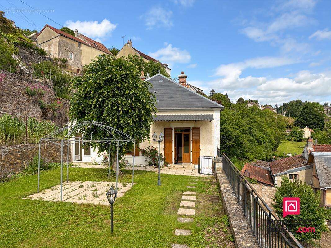 Maison à AVALLON