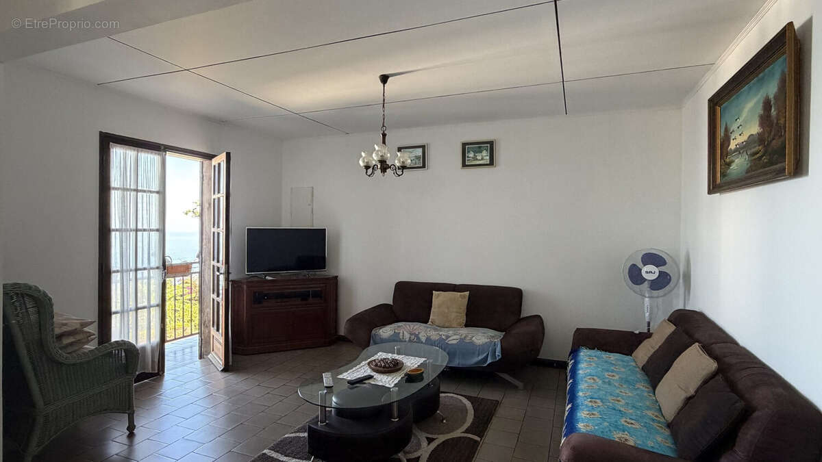 Maison 78 m² à Saint-Leu  - photo 5