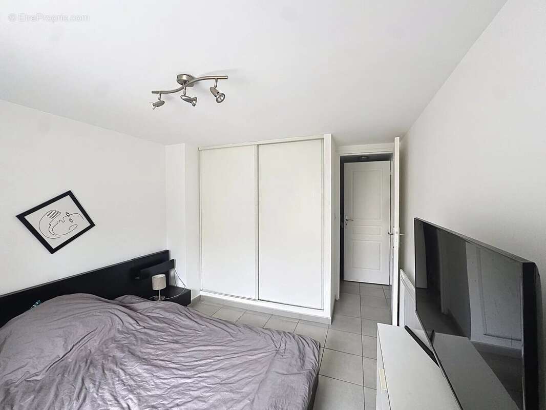 Appartement à MARSEILLE-1E