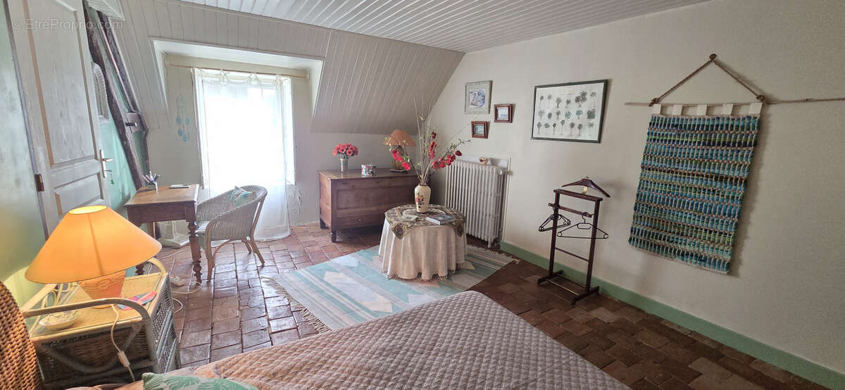 Maison à MENOU