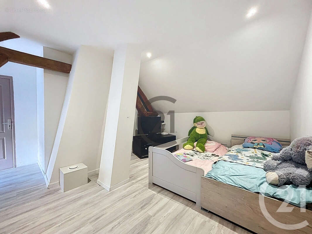 Maison à NOISY-RUDIGNON