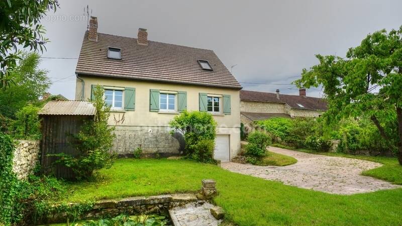 Maison à VERNEUIL-EN-HALATTE