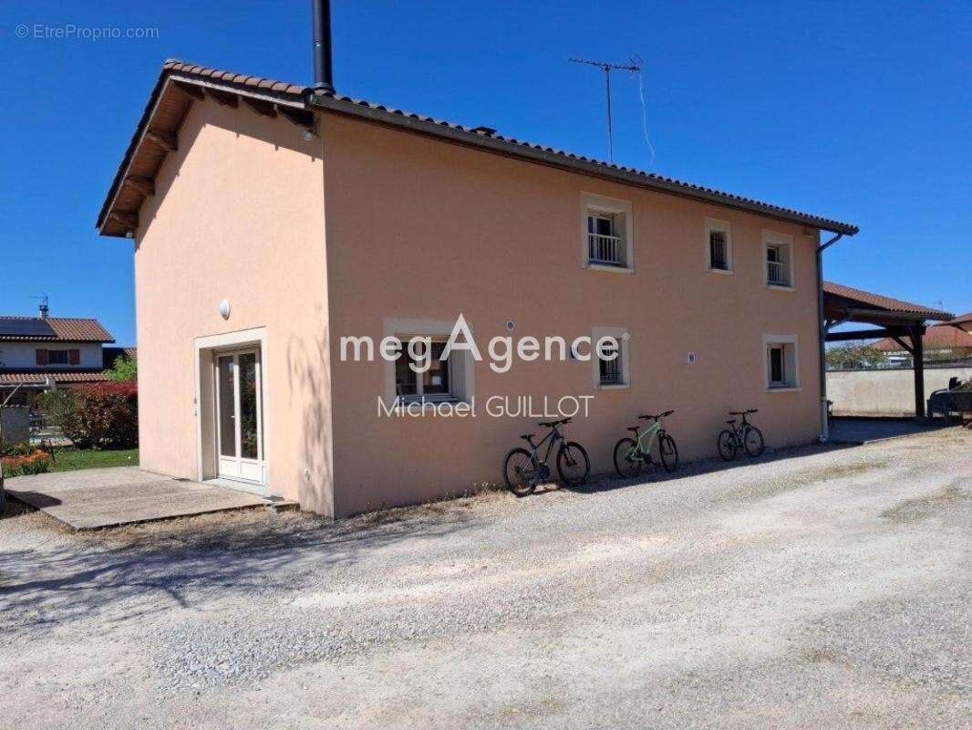 Maison à JASSERON