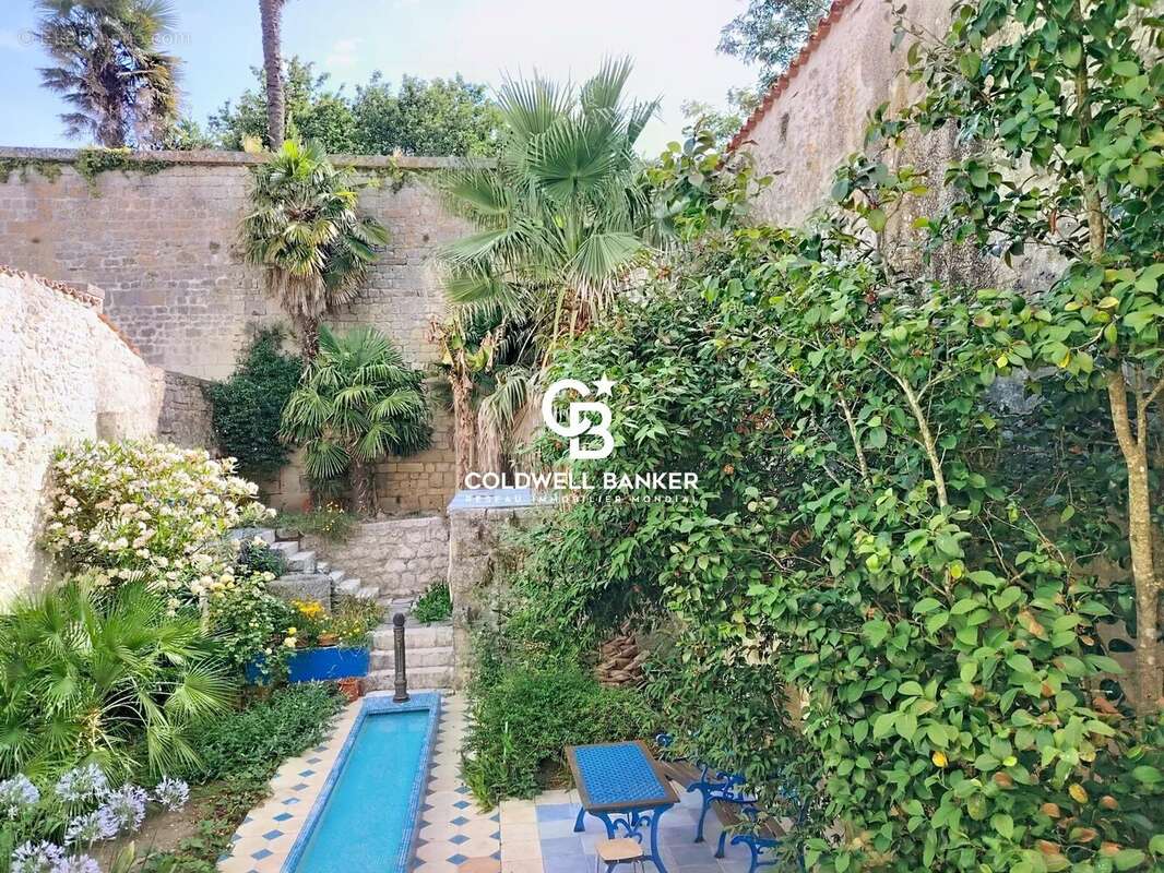 Maison à TONNAY-CHARENTE
