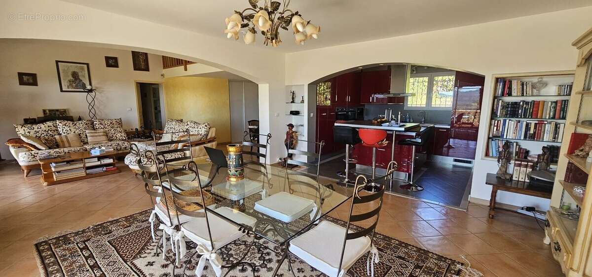 Superbe villa de plain-pied de 126 m² avec piscine à débordement – Garéoult - photo 3