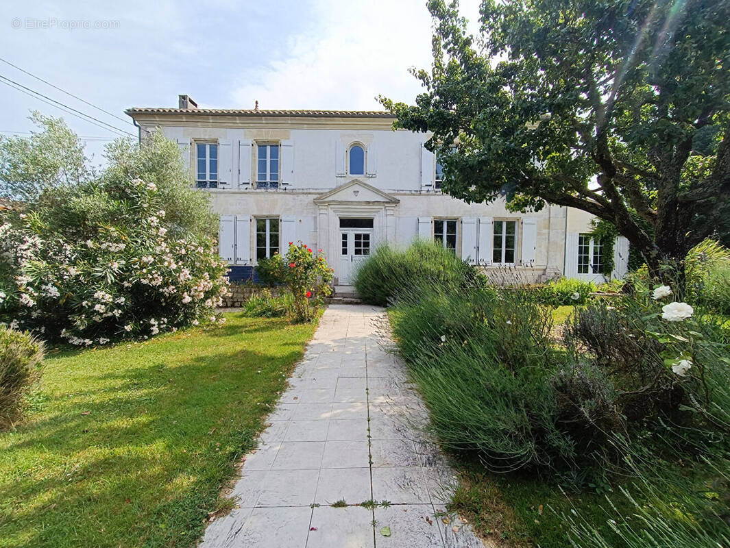 Maison à SAINTE-SEVERE
