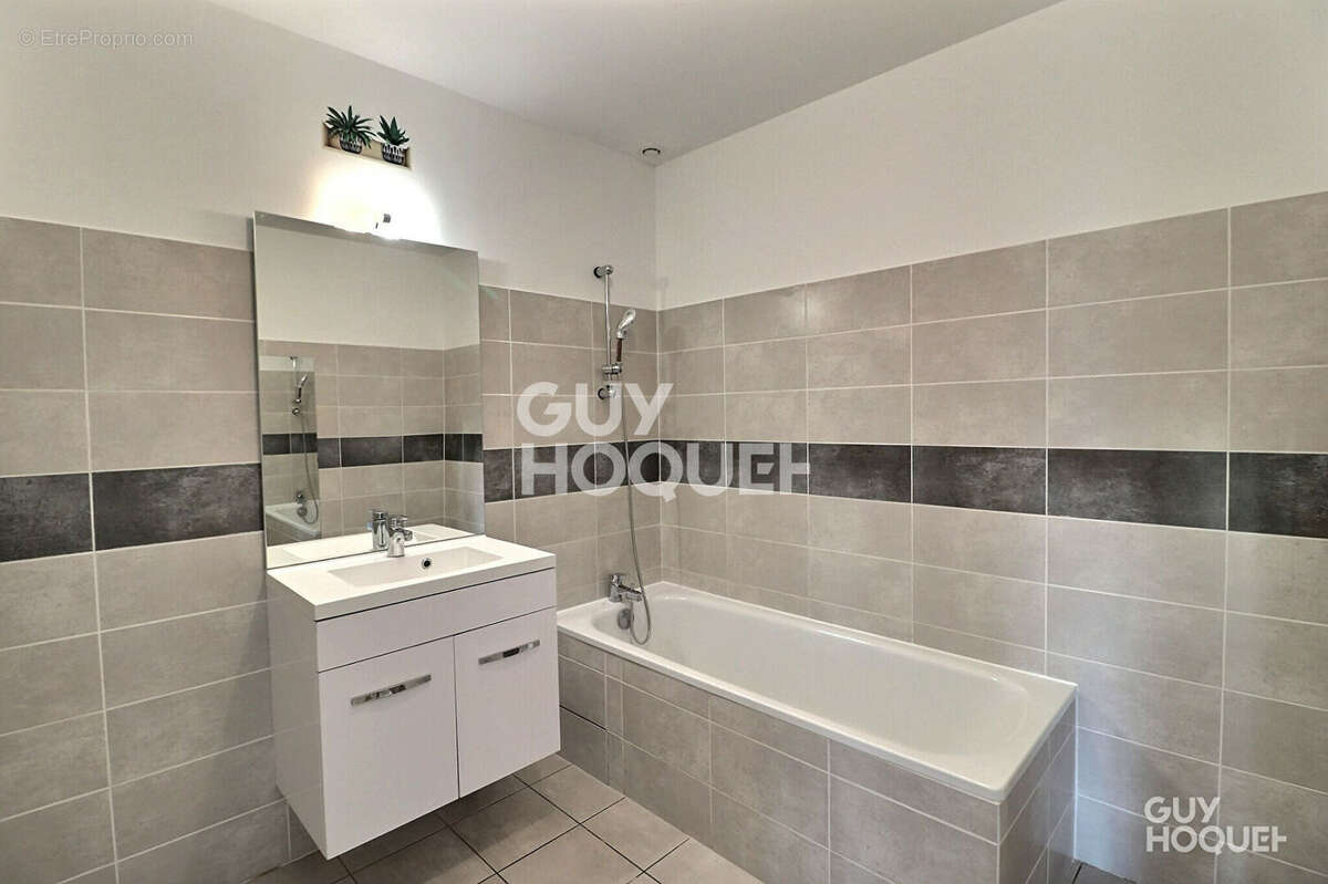 Maison à SAINT-MARTIN-DE-LONDRES