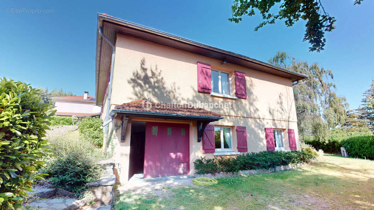 COURS LA VILLE - Maison de 116 m² - photo 3