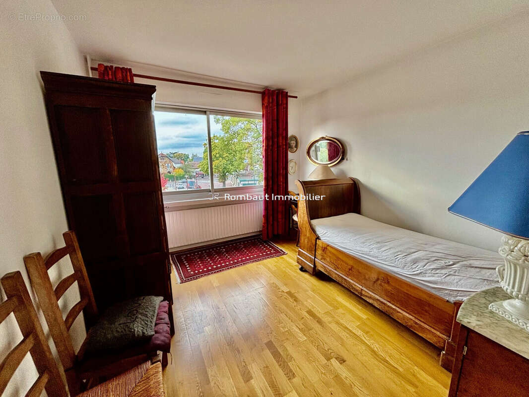 Appartement à LA CELLE-SAINT-CLOUD