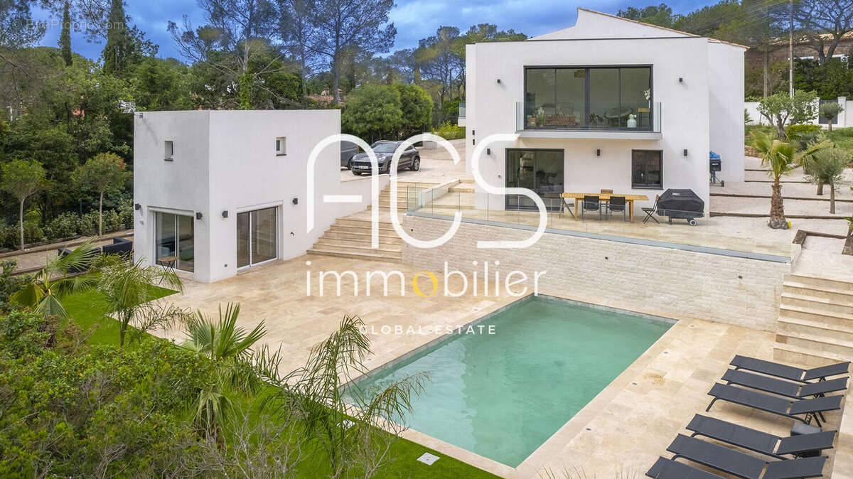 Vente Villa contemporaine d'exception 7 pièces Saint-Raphaël - photo 3