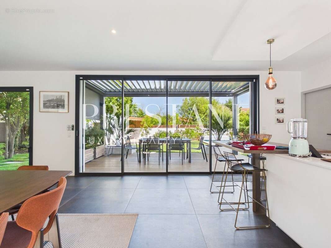 Villa contemporaine en état neuf  Anglet, proche forêt de Chiberta - photo 7